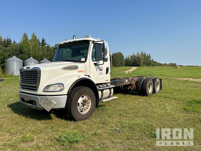 2008 Freightliner M2 112 الكابينة والهيكل