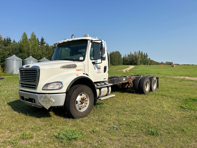 2007 Freightliner M2 112 Cab and Chassis