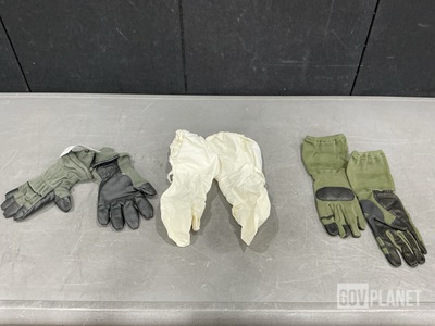 (21) Pairs of Flyer’s Gloves, (25) Pairs of Mitten Shells & Assorted Items