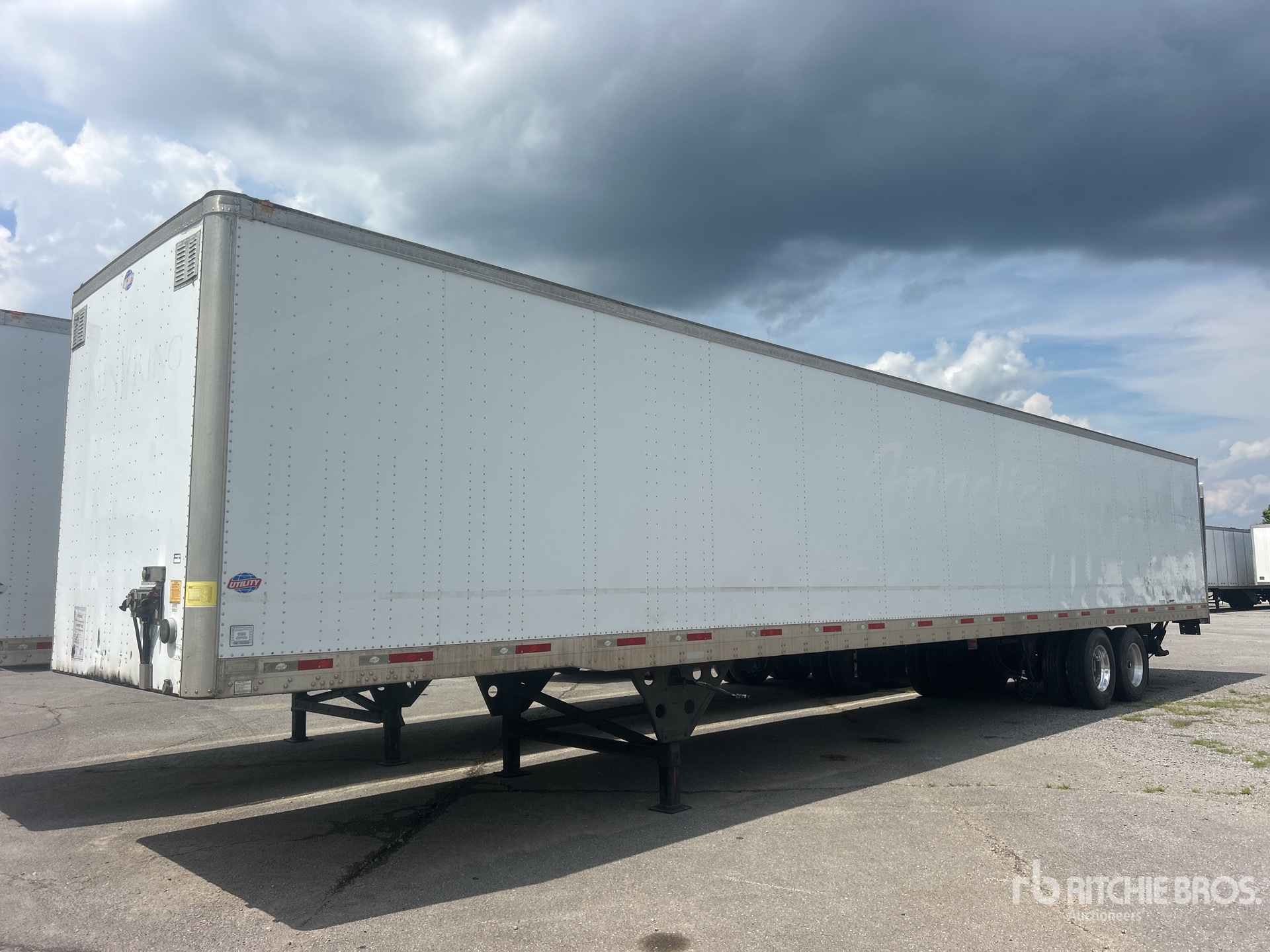 2014 Utility 53 ft x 96 in T/A Van Trailer