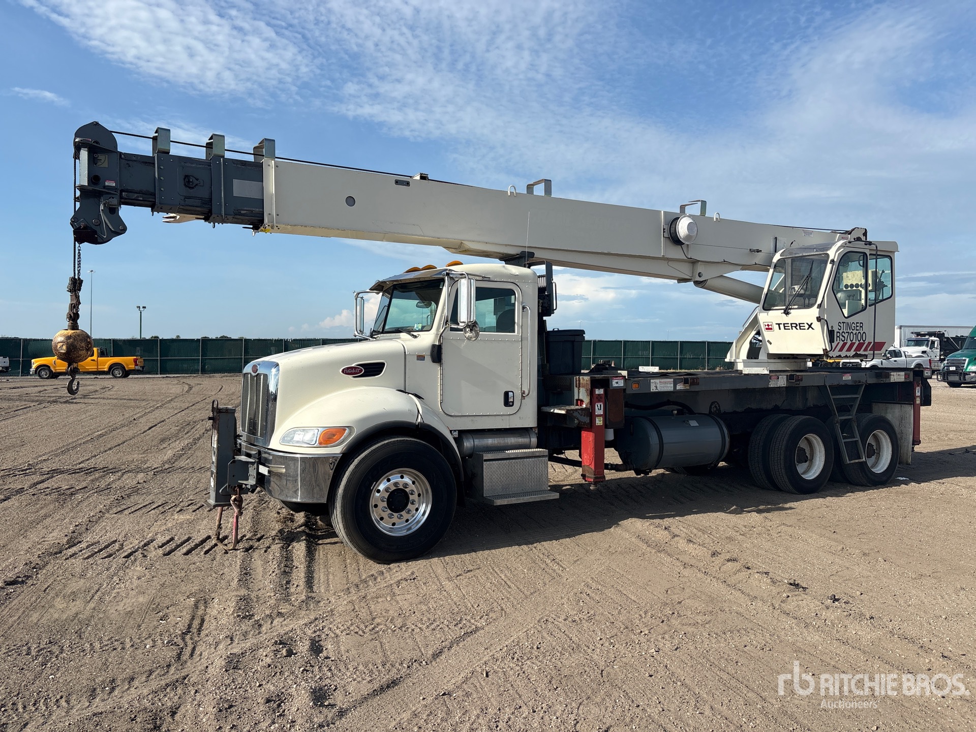 2007 Terex RS70100 70000 lb Straight Boom on 2007 Peterbilt 335 6x4 Boom Truck