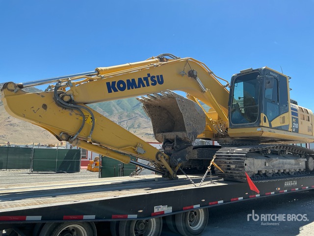 2018 Komatsu PC210LC-11 Tracked Excavator