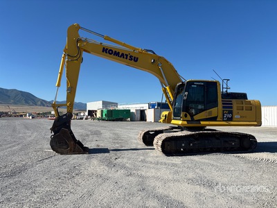 2020 Komatsu PC210LC-11 Tracked Excavator