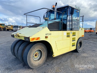 2007 Ammann AP240 8 Wheel Pneumatic Roller