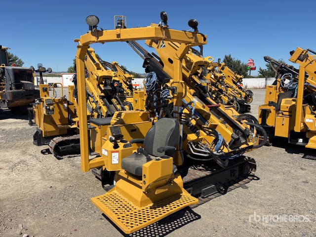 2021 Vermeer PD10 Crawler Mounted Post Driver