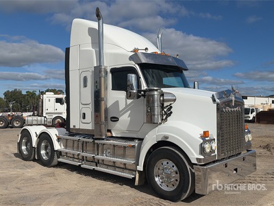 2017 Kenworth T610SAR 6x4 Sleeper Truck Tractor