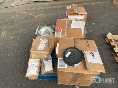 (4) Locking Cups, (3) Kneeling Mats & Assorted Items