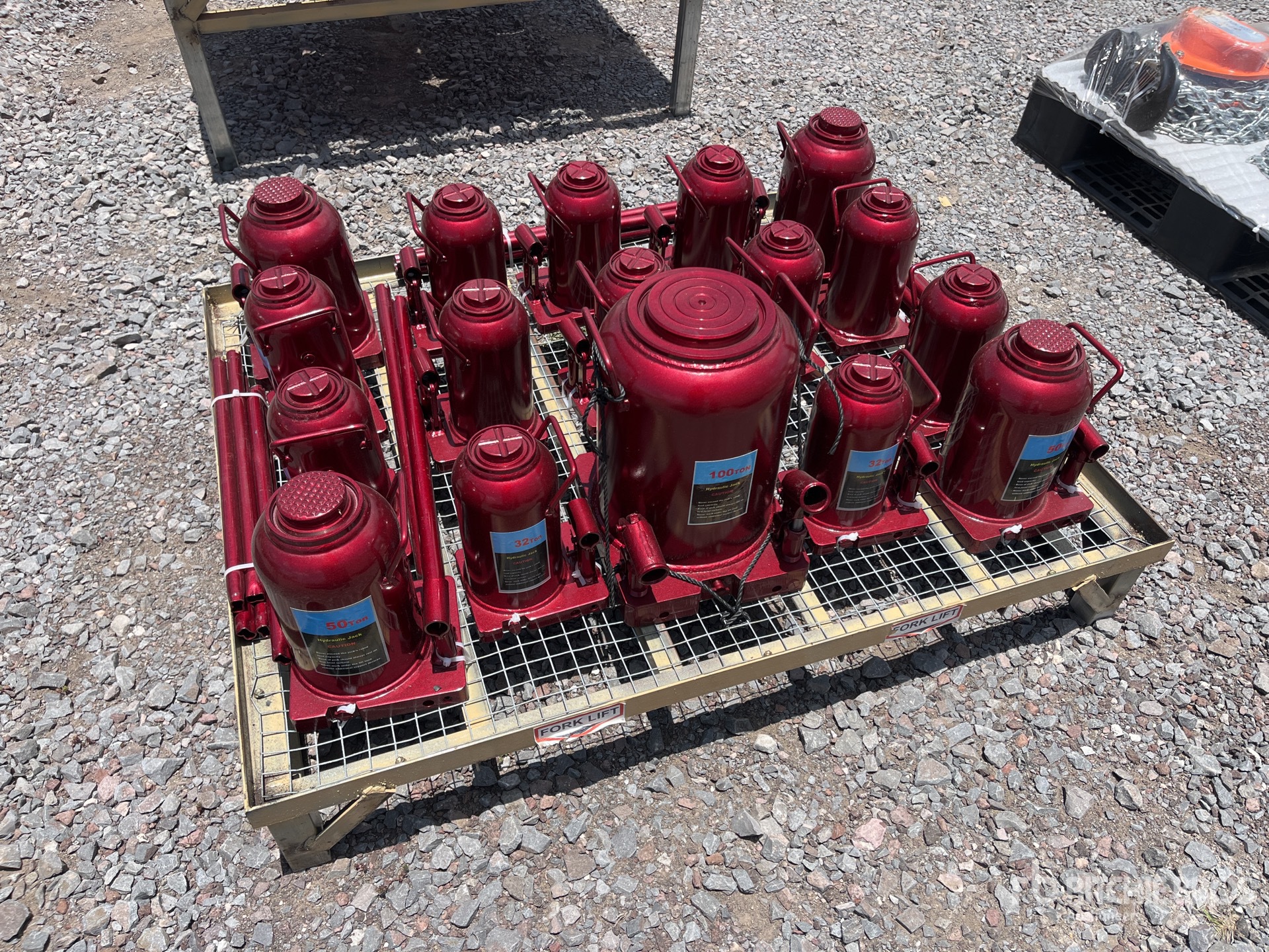 Quantity of (17) 2026 HBJ-100 Lote de Gatos Hidraulicos de Botella (Sin Usar) / Bottle Jack (Unused)
