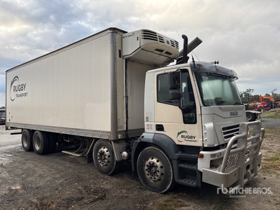 2007 Iveco Stralis 8x4 Crew Cab 冷蔵トラック (Inoperable)