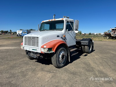 1995 International 4900 4x2 Versatile Hauler Truck