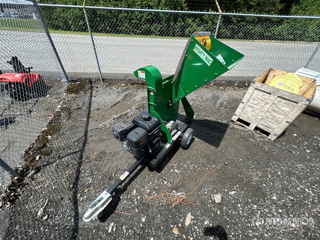 John Deere WC575E Tow-Behind Wood Chipper