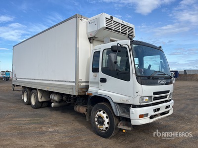 2007 Isuzu F3 FVM 6x2 Crew Cab 冷蔵トラック