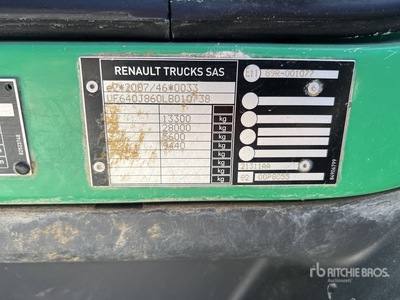 Risa G2T on 2019 Renault Midliner D 6x2 Camion Pose Poteaux Camion excavadora
