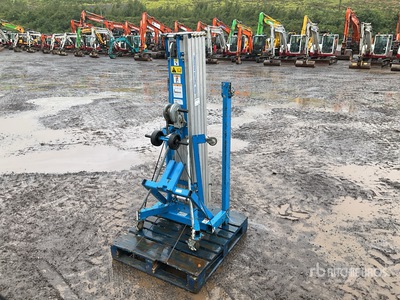 2012 Genie SLA-25 Montacargas de material
