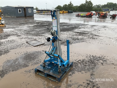 2018 Genie SLA-10 Montacargas de material