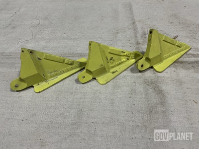 (10) Aero Components 204-031-658-4 RH Crew Door Hinges