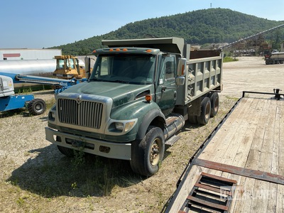 2005 International 7600 6x4 T/A Dump Truck