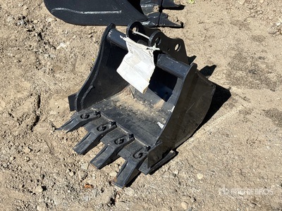 Bobcat 18 in Excavator Bucket (Unused)