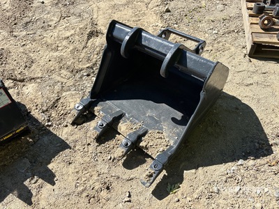 Bobcat 24 in Digging Excavator Bucket (Unused)