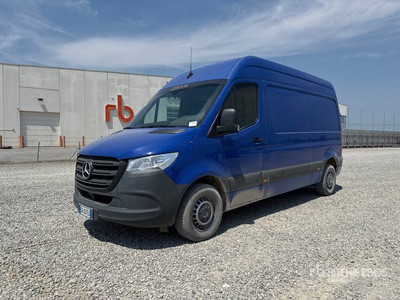 2023 Mercedes-Benz Sprinter 215CDi Van Truck