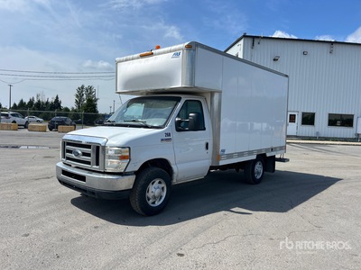 2008 Ford E-350 4x2 Furgoneta caja cerrada
