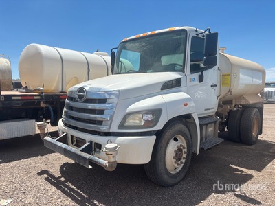 2019 Hino 338 2000 gal 4x2 Autocarro per acqua