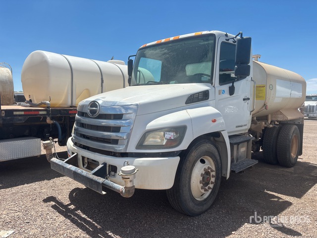 2019 Hino 338 2000 gal 4x2 Water Truck