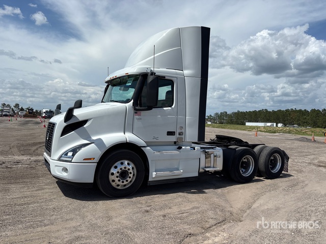 2023 Volvo VNR300 6x4 T/A Day Cab Truck Tractor