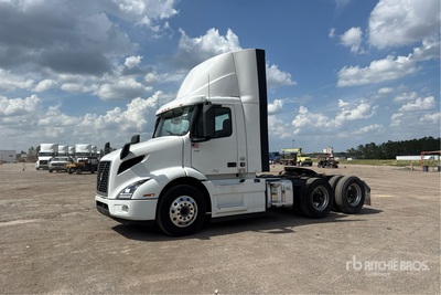 2022 Volvo VNR300 6x4 Cabeza Tractora Cabina Corta