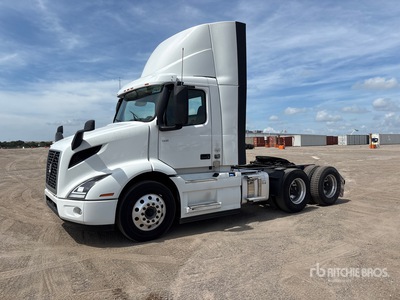 2022 Volvo VNR300 Cabeza Tractora Cabina Corta