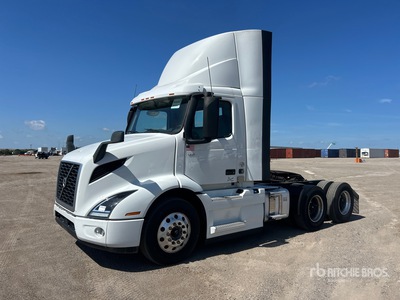 2023 Volvo VNR300 6x4 Cabeza Tractora Cabina Corta