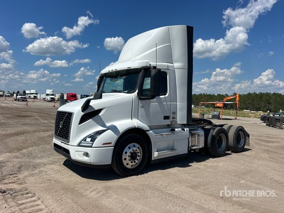 2023 Volvo VNR300 6x4 トラックトラクター（T/A）