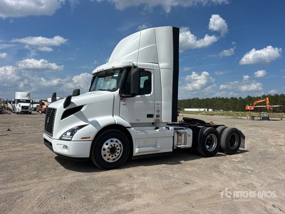 2022 Volvo VNR300 6x4 Cabeza Tractora Cabina Corta