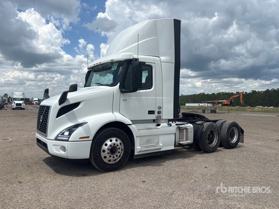 2022 Volvo VNR300 T/A Day Cab Truck Tractor