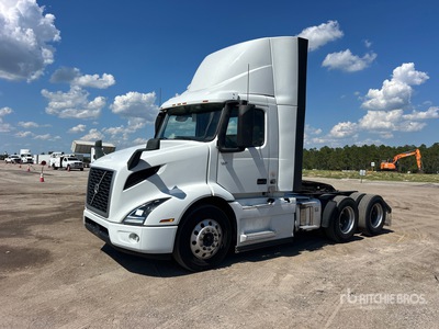 2023 Volvo VNR300 6x4 トラックトラクター（T/A）