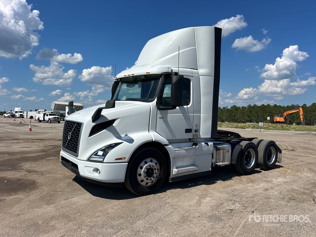 2023 Volvo VNR300 6x4 T/A Day Cab Truck Tractor