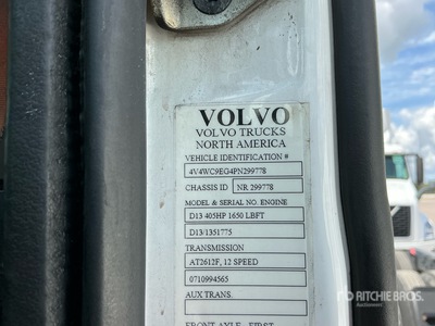 2023 Volvo VNR300 T/A Day Cab Truck Tractor