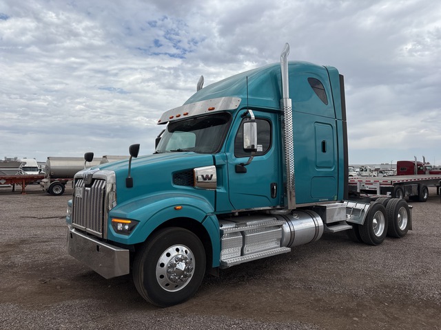 2022 Western Star 49X 6x4 T/A Sleeper Truck Tractor
