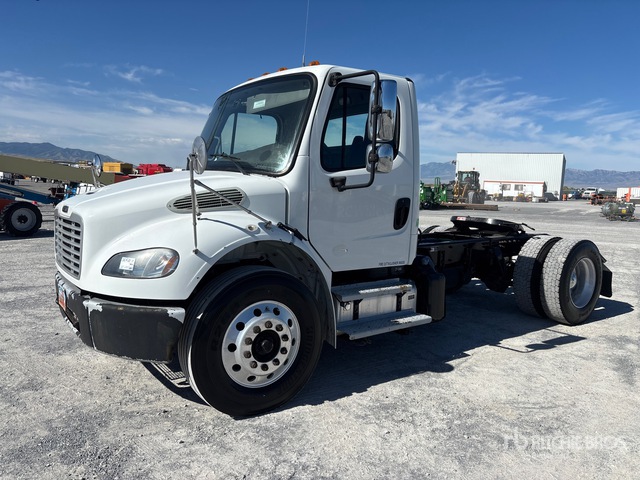 2020 Freightliner M2 106 4x2 S/A Day Cab Truck Tractor