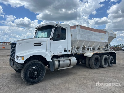 2004 Volvo VHD 8x4 Volumetric Mixer Truck