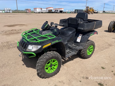 Arctic Cat 700 4x4 مركبة