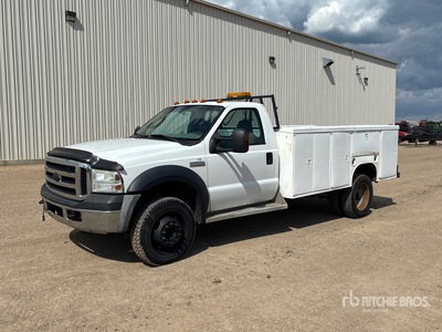 2006 Ford F-550 XLT 4x4 Utility Truck