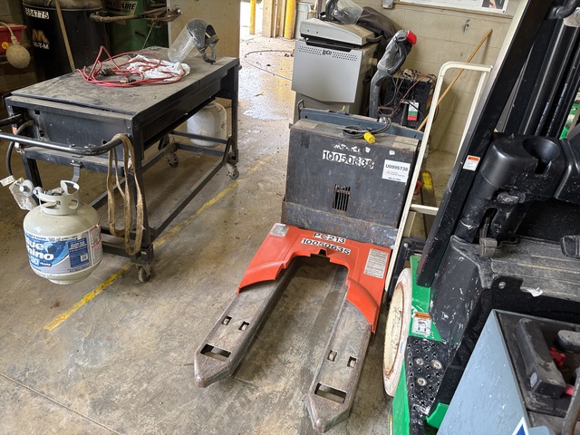 2018 Toyota 8HBW23 4500 lb Electric Pallet Jack