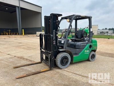 2014 Toyota 8FGU25 4750 lb Pneumatic Tire Forklift
