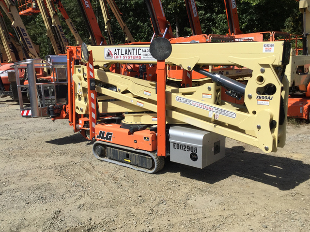 2015 JLG X600AJ Crawler Articulating Boom Lift 2015 JLG X600AJ Crawler Articulating Boom Lift