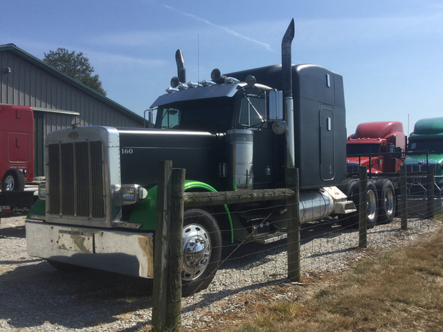 1994 Peterbilt 379 T/A Sleeper Truck Tractor