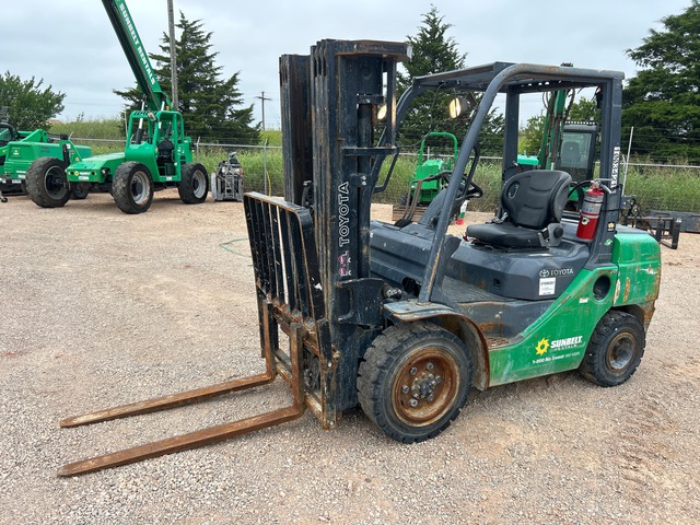 2018 Toyota 8FGU30 4900 lb Forklift