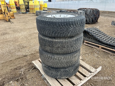 Quantity of (4) 275/70R18 اطارات المواصلات