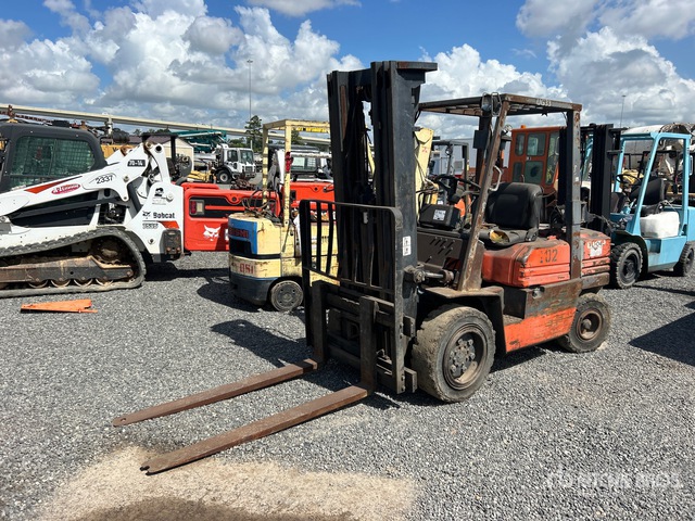 Toyota 02-5FG30 5400 lb Pneumatic Tire Forklift