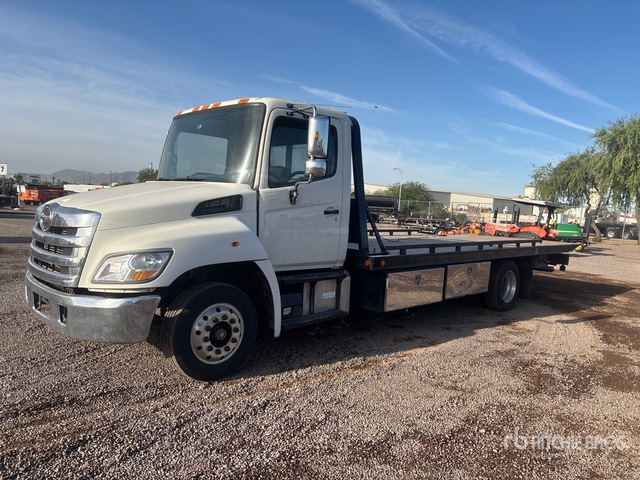 2015 Hino 268 4x2 Rollback Truck